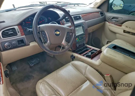 2013 Chevrolet Suburban C1500 Ltz z USA, uszkodzony, nr VIN 1GNSCKE08DR187629